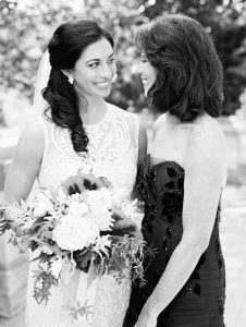 mother-daughter-portraits-on-wedding-day